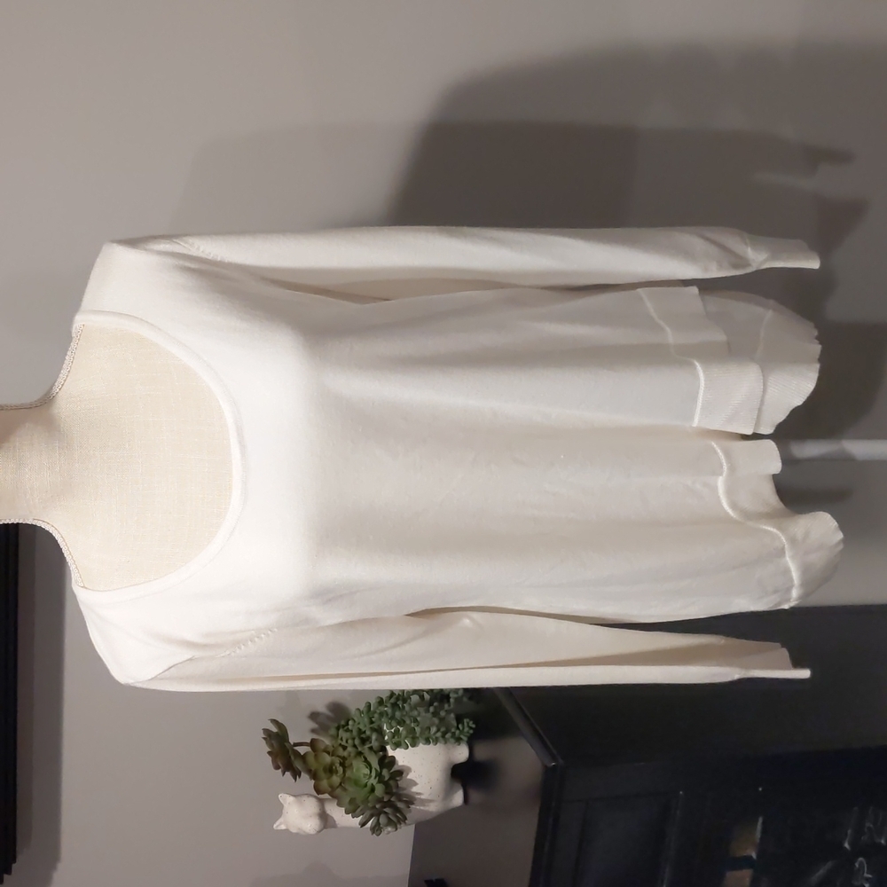 Karissa & Me white crew neck top size XL